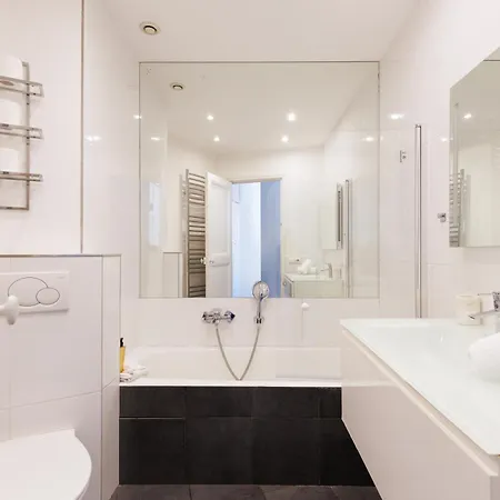 Immogroom - Renovated & Cozy One-bedroom Flat Apartment